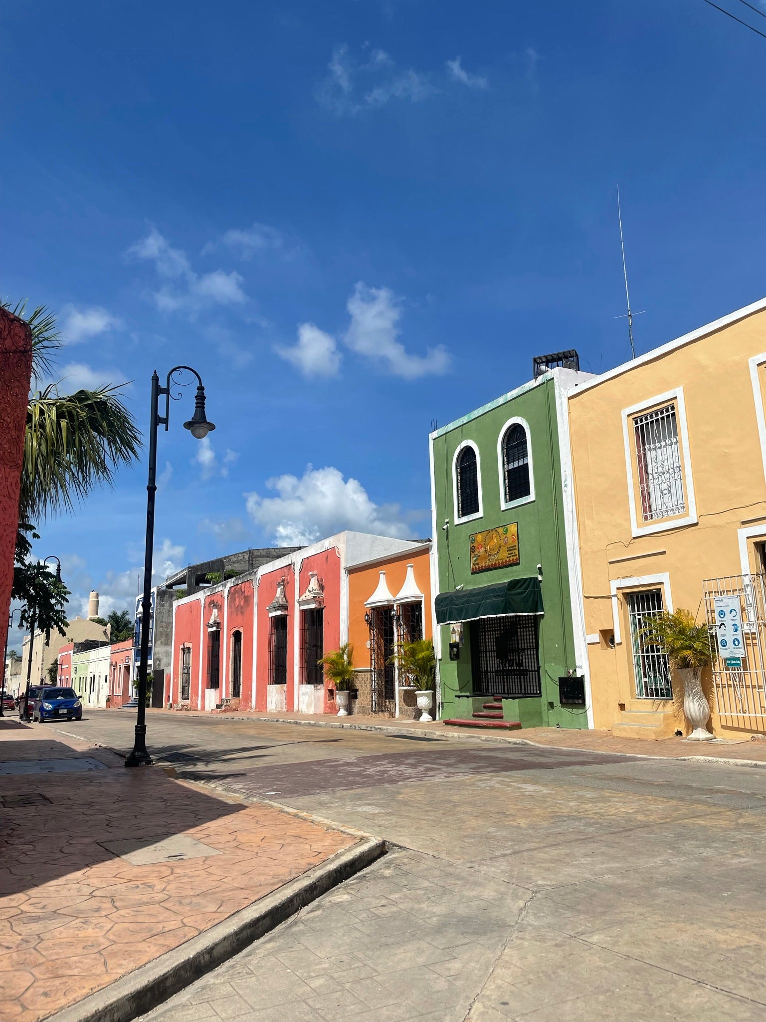 The enchanting city of Mérida, cradle of Mexican hats. A history woven of artisan traditions. My Sombrero, a tribute to authenticity.